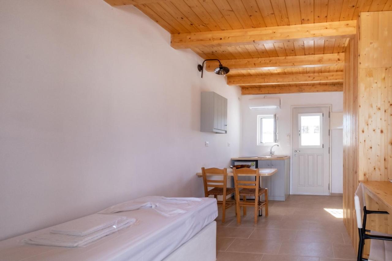 Lorenzo Studios And Suites Paros Науса Экстерьер фото